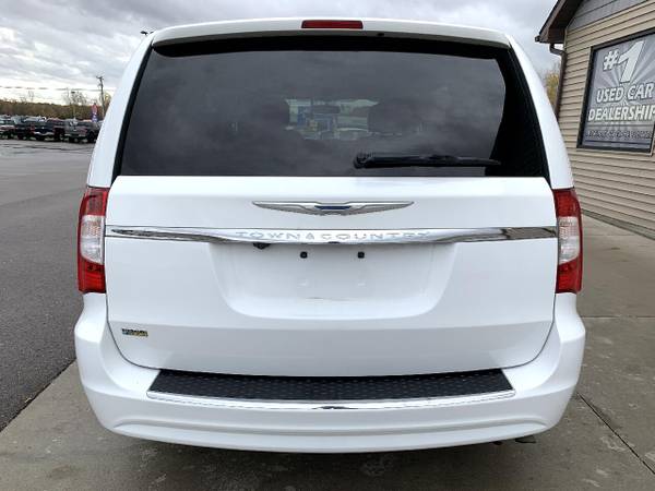 2014 Chrysler Town & Country 4dr Wgn Touring - - by for sale in Chesaning, MI – photo 5