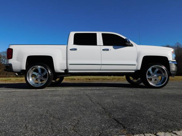 LIFTED 17 CHEVY 1500 LTZ CREW 4X4 24X12 FORCE'S NEW 33'S *94K... for sale in KERNERSVILLE, NC – photo 3