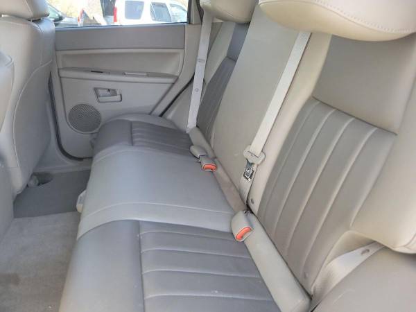 2005 Jeep Grand Cherokee Leather LOADED 4x4 - - by for sale in Derry, MA – photo 12