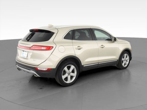 2017 Lincoln MKC Premiere Sport Utility 4D suv Gold - FINANCE ONLINE... for sale in Saint Louis, MO – photo 11