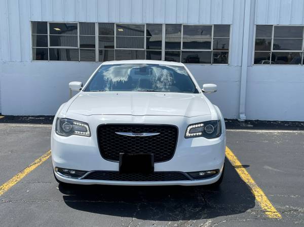 2016 CHRYSLER 300 S AWD - LOW MILES - - by dealer for sale in Decatur, IL – photo 3