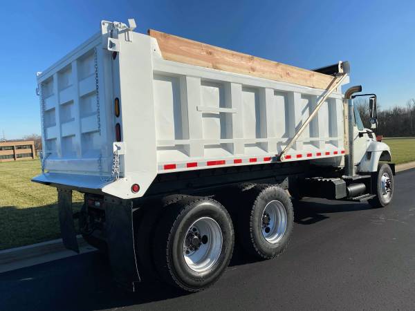 2009 INTERNATIONAL TANDEM DUMP WITH ONLY 46K ORIGINAL MILES WOW! -... for sale in Saint Joseph, IN – photo 16