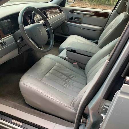 2007 LINCOLN TOWN CAR SIGNATURE $4,200 176089 MILES - cars & trucks... for sale in Fort Myers, FL – photo 6