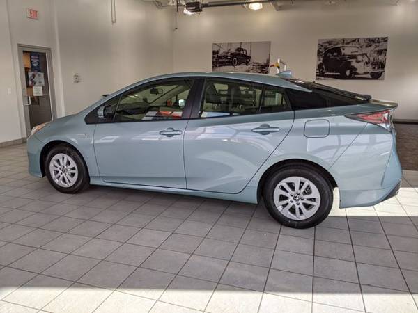 2016 Toyota Prius Two SKU:G3500301 Hatchback - cars & trucks - by... for sale in Libertyville, IL – photo 10