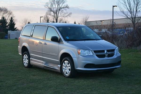 2014 Dodge Grand Caravan Braun Mobility Van - FREE WARRANTY... for sale in Crystal Lake, WV – photo 4