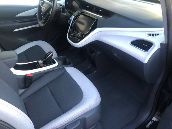 2021 Chevrolet Bolt EV LT one owner fully loaded for sale in Minnetonka, MN – photo 21