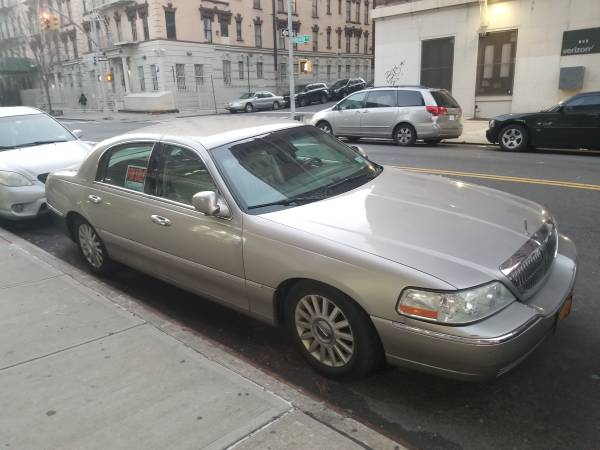 Lincoln towncar signature - cars & trucks - by owner - vehicle... for sale in NEW YORK, NY – photo 3