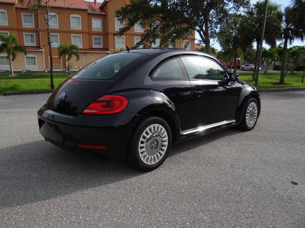 2013 VOLKSWAGEN BEETLE 2.5 COUPE 5 SP MANUAL GREAT SHAPE CLEAR FL... for sale in Fort Myers, FL – photo 6