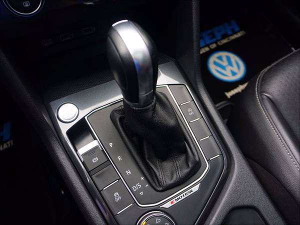 2018 Volkswagen VW Tiguan Sel - - by dealer - vehicle for sale in Cincinnati, OH – photo 17