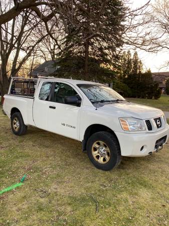 2006 Nissan Titan 4x4 - cars & trucks - by owner - vehicle... for sale in milwaukee, WI – photo 2