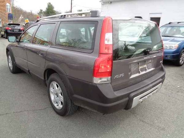 2005 Volvo XC70 AWD Wagon 2 5L I5 F - - by dealer for sale in Purcellville, District Of Columbia – photo 13