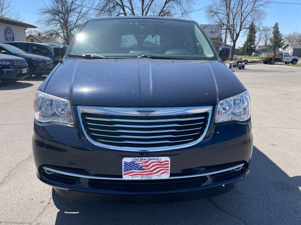 2014 Chrysler Town and Country/Amerivan Handicap Conversion for sale in Grand Forks, ND – photo 3