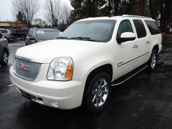 2013 GMC Yukon XL AWD 4dr 1500 Denali - cars & trucks - by dealer -... for sale in Bend, OR – photo 2