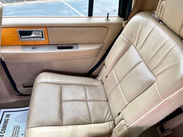 2007 Lincoln Navigator Ultimate - - by dealer for sale in Knoxville, TN – photo 11