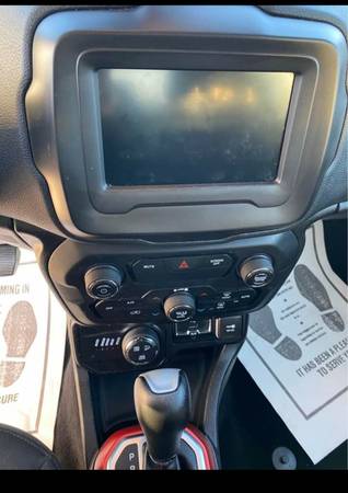 Jeep Renegade Trailhawk - cars & trucks - by owner - vehicle... for sale in Mt Zion, IL – photo 7