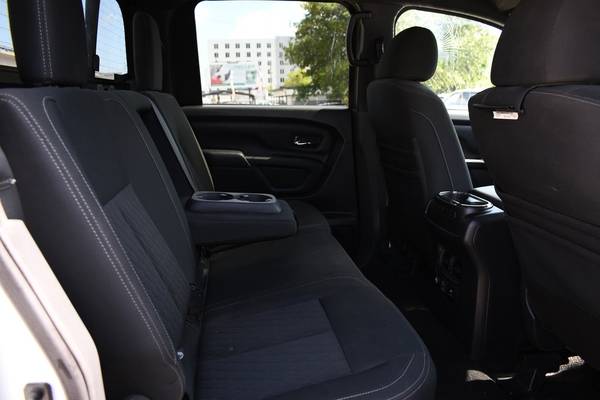 2019 Nissan Titan SV 4x4 4dr Crew Cab Pickup Truck for sale in Miami, TX – photo 18