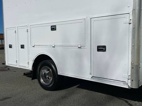 2003 Ford E-350 E350 XL 12ft Hi Cube Walk In Utility Van Gas for sale in south jersey, NJ – photo 13