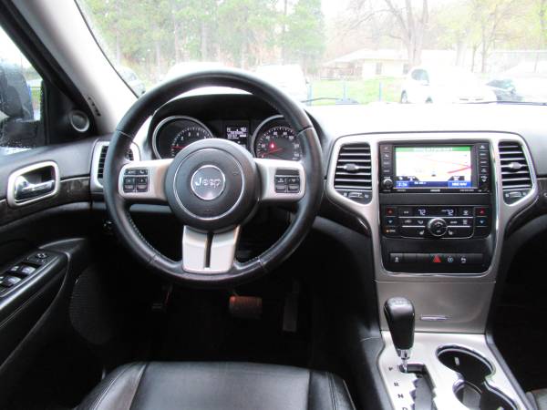 2012 Jeep Grand Cherokee Laredo 4x4 only 121K Miles Moon Roof for sale in Minneapolis, MN – photo 7