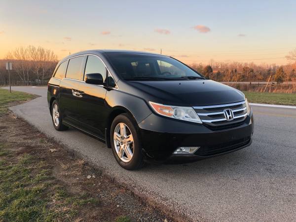 2011 Honda Odyssey Touring Elite 1 Owner Non Smoker No Issues - cars... for sale in Louisville, KY – photo 3