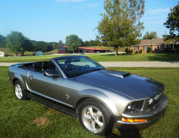 79k miles__2008 FORD MUSTANG `CONVERTIBLE`-READY TO CRUISE! for sale in CAMPBELLSVLLE, KY