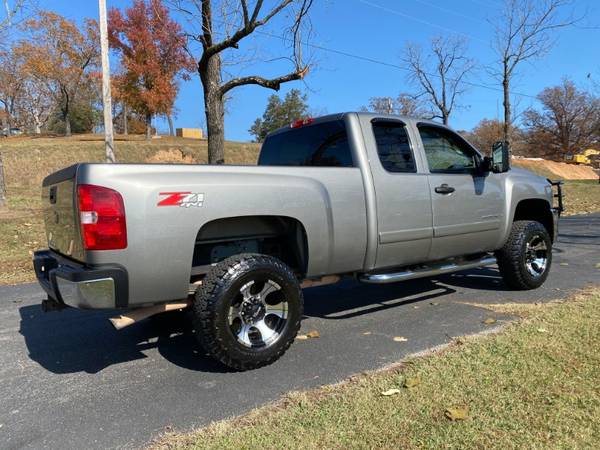 2008 Chevrolet Silverado 2500HD LIKE NEW! - cars & trucks - by... for sale in Forsyth, IA – photo 7