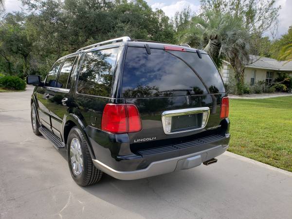 2004 Lincoln Navigator Luxury SUV - 1 Owner - DVD Player - Captains for sale in Lake Helen, FL – photo 3