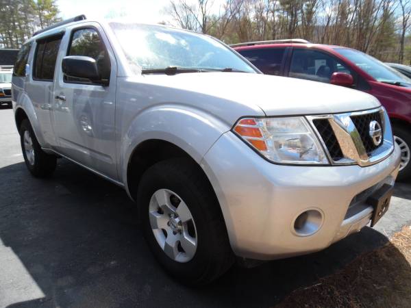 2012 Nissan Pathfinder SV 4x4 (1 owner, only 102 k miles) - cars & for sale in swanzey, NH – photo 3
