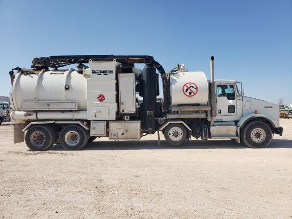 2015 Kenworth Guzzler Guzzcavator Hydro Vacuum Truck for sale in Pecos, TX – photo 5