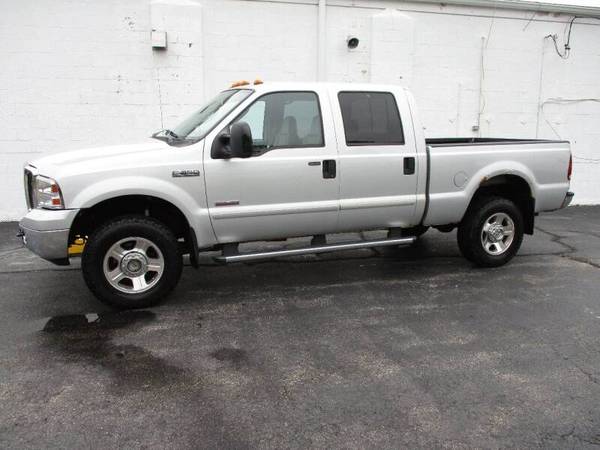 2006 Ford F-350 Super Duty Lariat 4dr SB One Owner ON SALE We Finance for sale in Crystal Lake, IL – photo 4