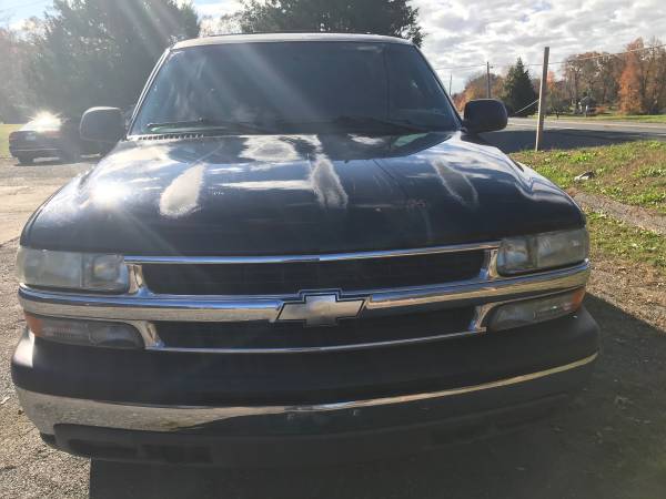 02 Chevy Suburban 4WD 3rd row - cars & trucks - by dealer - vehicle... for sale in Washington, District Of Columbia – photo 3
