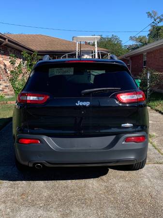 Black 2017 Jeep Cherokee Latitude - cars & trucks - by owner -... for sale in Metairie, LA – photo 5