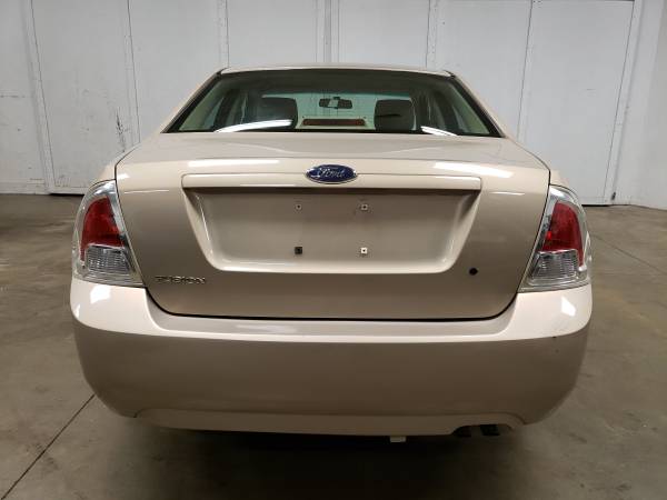 2006 Ford Fusion 2.3L 4C - cars & trucks - by dealer - vehicle... for sale in Lake In The Hills, IL – photo 5