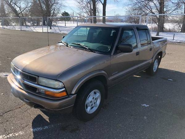 2003 Chevrolet S10 Pickup LS Crew Cab 4WD - cars & trucks - by... for sale in Minneapolis, MN – photo 3