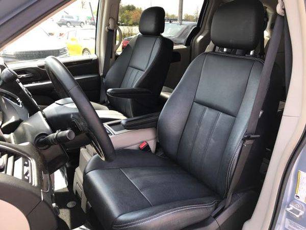 2016 Chrysler Town Country Touring-L Anniversary Edition Touring-L Ann for sale in District Heights, MD – photo 9