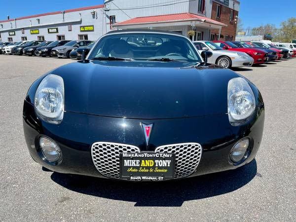 Look What Just Came In! A 2006 Pontiac Solstice with only for sale in South Windsor, CT – photo 9