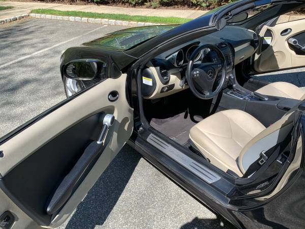 2005 Black Diamond Mercedes Benz SLK 350 Hard Top Convertible Mint for sale in Other, PA – photo 14