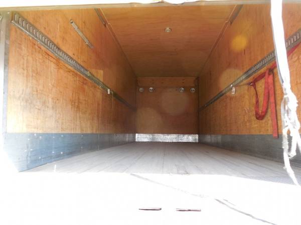 2010 Mitsubishi FM330 26' Box Truck for sale in WEST MELBOURNE, FL – photo 7