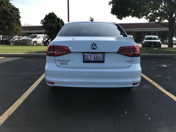 2015 Volkswagen Jetta 1.8T SE - cars & trucks - by owner - vehicle... for sale in Libertyville, IL – photo 4