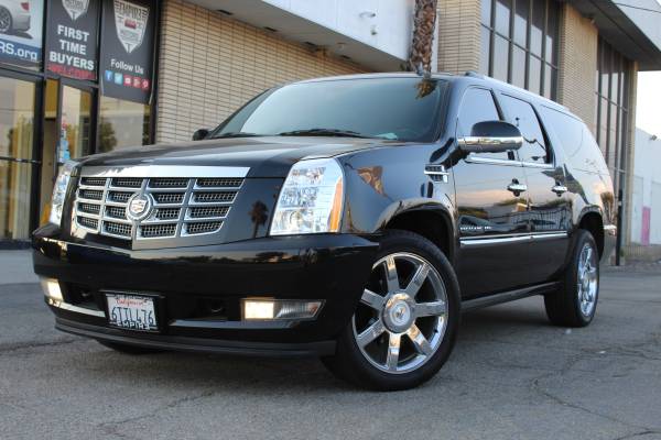 2010 Cadillac Escalade- ESV Platinum 4WD. Great Deals 💲💲 Call Today. for sale in Montclair, CA