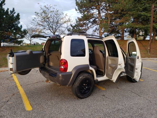 2004 Jeep Liberty 4x4 for sale in Wyoming , MI – photo 13