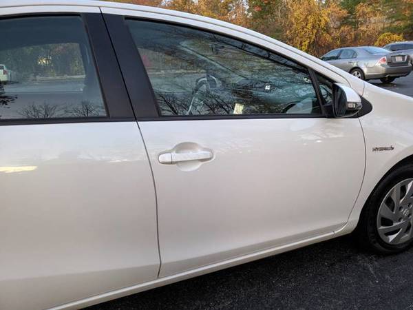 2015 Toyota Prius c hybrid pkg2 bluetooth cd 50mpg 112k for sale in Walpole, NH – photo 11