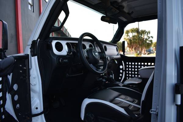 2021 Jeep Gladiator Sport S 4x4 4dr Crew Cab 5.0 ft. SB Pickup Truck... for sale in Miami, LA – photo 18