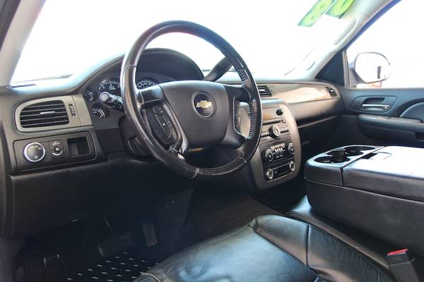 2008 CHEVROLET SUBURBAN 1500 LT - LEATHER & 3RD ROW - LOOKS SWEET! for sale in LEANDER, TX – photo 14