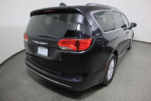 2020 Chrysler Pacifica, Brilliant Black Crystal Pearlcoat - cars &... for sale in Wall, NJ – photo 5