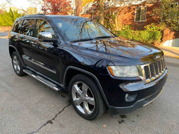 2011 Jeep Grand Cherokee Overland 4WD, 5.7L HEMI Fully Loaded - cars... for sale in Rego Park, NY – photo 2