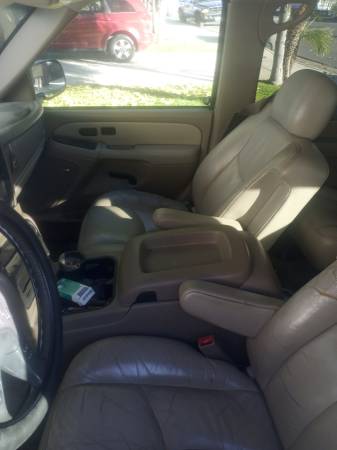 Clean 03 chevy suburban - cars & trucks - by owner - vehicle... for sale in Moreno Valley, CA – photo 6