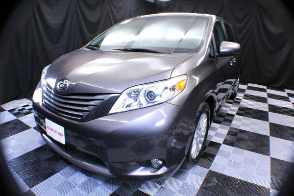2013 TOYOTA SIENNA EVERYONE WELCOME!! for sale in Garrettsville, OH – photo 4