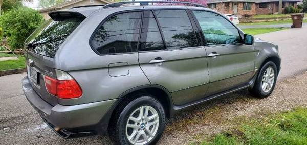 SUPER CLEAN! 2005 BMW X5 AWD 3 0 LITER No Rust or Dents - cars & for sale in MARKHAM, IL – photo 2