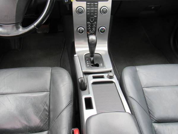 2008 Volvo S40 T5 - - by dealer - vehicle automotive for sale in Neenah, WI – photo 12