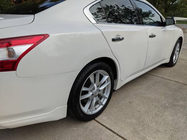 2011 Nissan Maxima SV Premium Package 47k Miles - cars & trucks - by... for sale in Strongsville, OH – photo 7